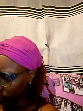 Snapshot of khanyaTheeLyt chatting on November 7, 2025, 8:42 pm khanyaTheeLyt online show from November 7, 2025, 8:42 pm