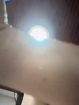 MarianaBenz online show from October 22, 2025, 11:04 pm