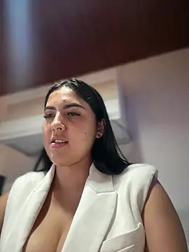 MarianaBenz online show from January 17, 2026, 11:52 pm