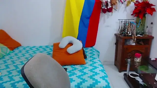 Snapshot of bardotbigcockts chatting on November 18, 2025, 5:39 pm bardotbigcockts online show from November 18, 2025, 5:39 pm