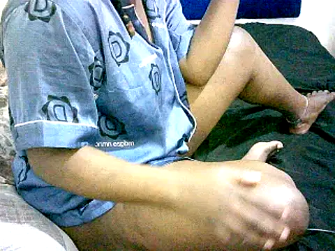 Snapshot of honeypotsweet chatting on April 16, 2026, 9:54 am honeypotsweet online show from April 16, 2026, 9:54 am
