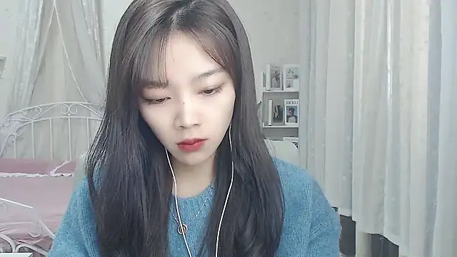 Snapshot of Jenny-Z chatting on February 9, 2026, 2:04 am Jenny-Z online show from February 9, 2026, 2:04 am