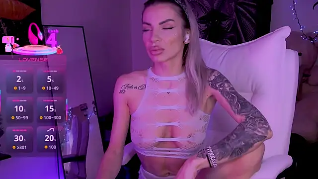 LusciousAlice online show from April 4, 2026, 9:34 pm