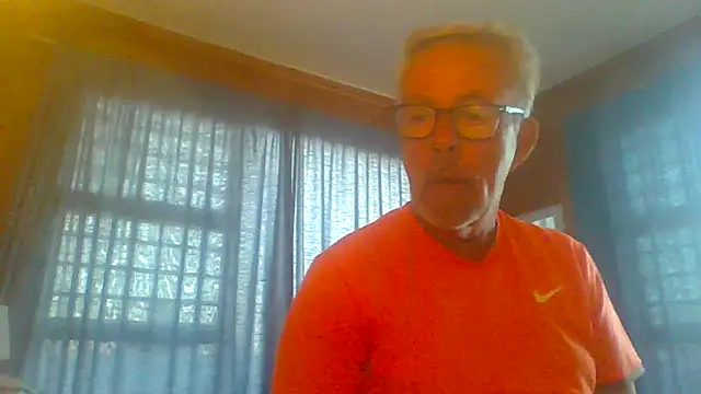 tuggy59 online show from September 23, 2025, 4:37 am