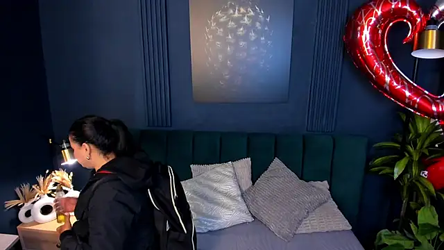 taylor bennet online show from February 18, 2025, 12:06 pm