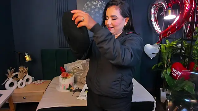 taylor bennet online show from February 19, 2025, 12:11 pm