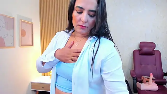 taylor bennet online show from October 30, 2025, 12:17 pm