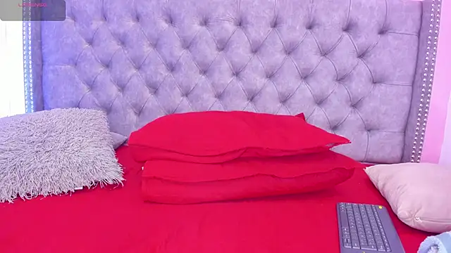 Sofia Girl  online show from November 6, 2025, 7:42 am