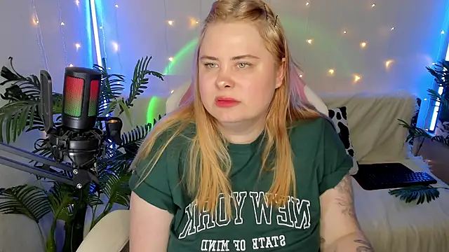 Akemi BBW online show from January 17, 2025, 9:06 pm