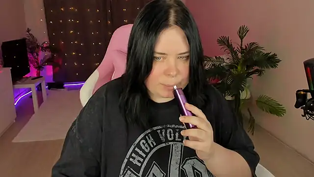 Akemi BBW online show from October 6, 2025, 4:37 pm