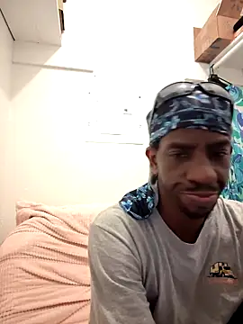 Snapshot of icyMike43 chatting on March 3, 2026, 8:09 am icyMike43 online show from March 3, 2026, 8:09 am