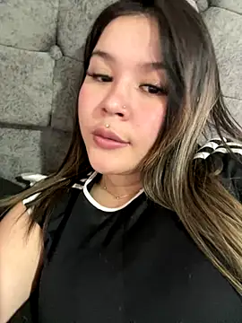 zoe adhara online show from October 3, 2025, 9:12 pm