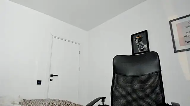 PortraitMarie online show from January 25, 2025, 9:57 pm