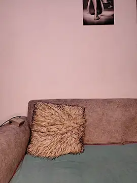 Snapshot of bebygirl143s chatting on September 28, 2025, 9:31 pm bebygirl143s online show from September 28, 2025, 9:31 pm