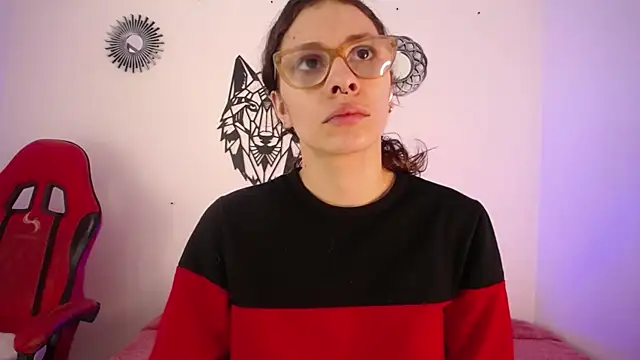 Katy Van online show from November 4, 2025, 8:41 pm