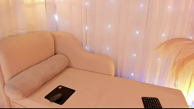 Snapshot of anniesweet02 chatting on September 21, 2025, 11:06 pm anniesweet02 online show from September 21, 2025, 11:06 pm