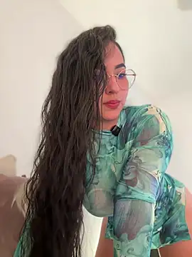 anniesweet02 online show from February 9, 2026, 11:31 pm