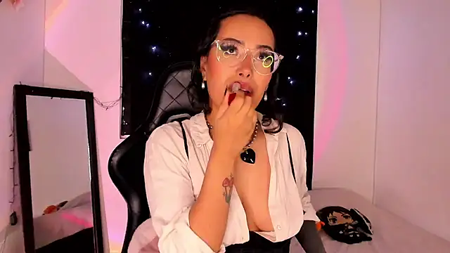 willow poisson online show from January 27, 2025, 11:22 pm