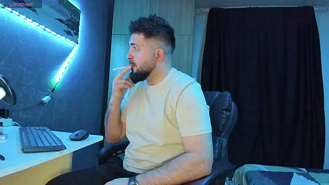 Eduu2322 online show from February 8, 2025, 10:19 pm