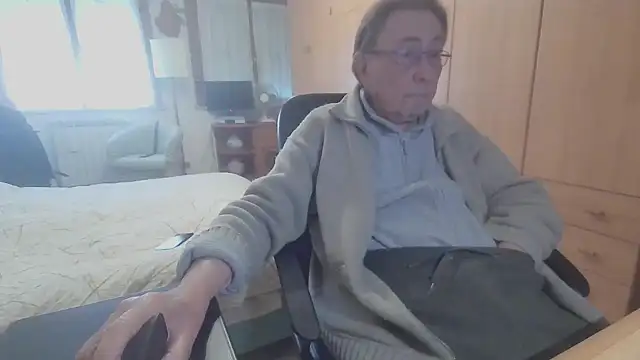 papillonhotofficial online show from March 3, 2025, 9:55 am