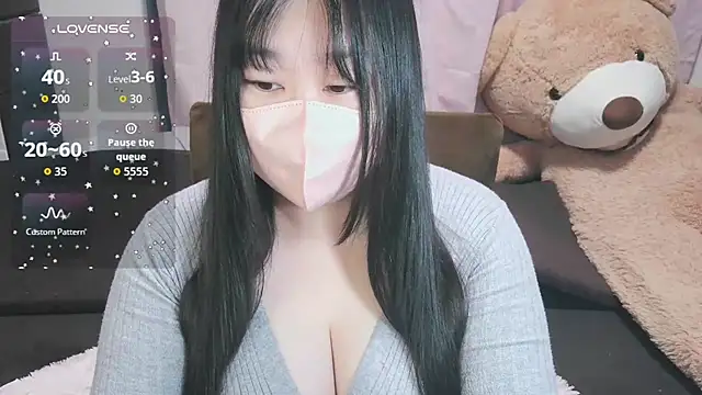 yuinyan3150 online show from April 1, 2026, 1:52 pm