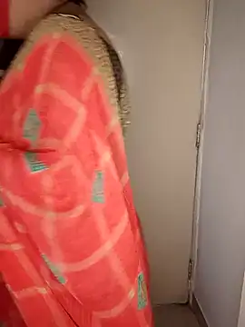 Snapshot of Love-priya chatting on December 14, 2024, 7:07 am Love-priya online show from December 14, 2024, 7:07 am