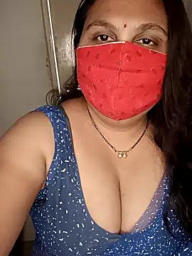 Snapshot of Love-priya chatting on December 16, 2024, 7:58 am Love-priya online show from December 16, 2024, 7:58 am