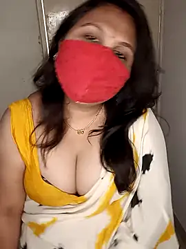 Snapshot of Love-priya chatting on February 1, 2025, 7:05 am Love-priya online show from February 1, 2025, 7:05 am