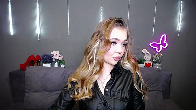 Snapshot of StacyYellig chatting on April 15, 2026, 8:20 pm StacyYellig online show from April 15, 2026, 8:20 pm