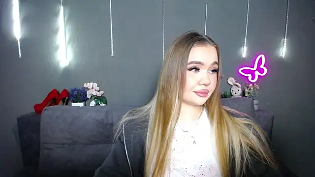 Snapshot of StacyYellig chatting on April 17, 2026, 8:34 pm StacyYellig online show from April 17, 2026, 8:34 pm
