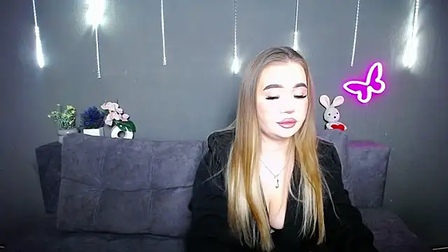 Snapshot of StacyYellig chatting on April 24, 2026, 8:33 pm StacyYellig online show from April 24, 2026, 8:33 pm