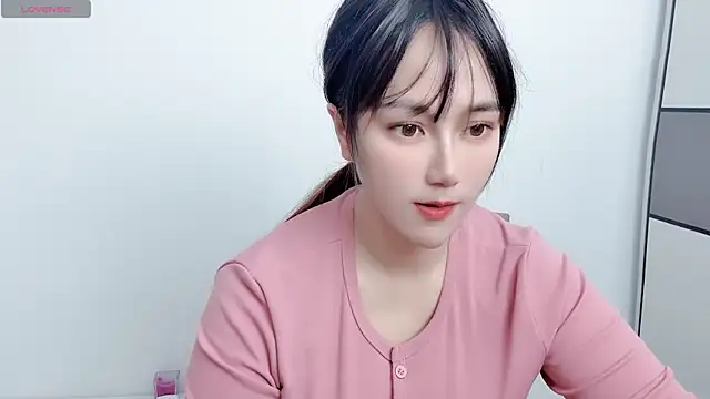 Snapshot of LIsha--170 chatting on April 9, 2026, 6:02 am LIsha--170 online show from April 9, 2026, 6:02 am