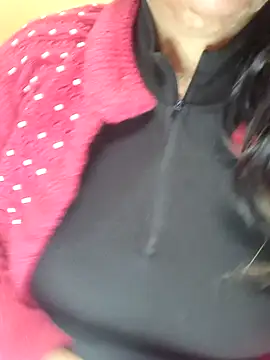 Snapshot of CUTE_SOPHIA- chatting on December 15, 2024, 6:37 pm CUTE SOPHIA- online show from December 15, 2024, 6:37 pm