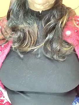 Snapshot of CUTE_SOPHIA- chatting on December 19, 2024, 9:28 pm CUTE SOPHIA- online show from December 19, 2024, 9:28 pm