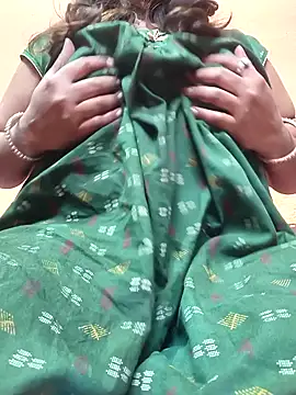 Snapshot of CUTE_SOPHIA- chatting on December 22, 2024, 11:33 am CUTE SOPHIA- online show from December 22, 2024, 11:33 am