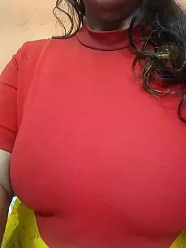 Snapshot of CUTE_SOPHIA- chatting on January 1, 2025, 6:37 am CUTE SOPHIA- online show from January 1, 2025, 6:37 am