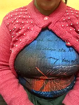 Snapshot of CUTE_SOPHIA- chatting on January 3, 2025, 6:03 pm CUTE SOPHIA- online show from January 3, 2025, 6:03 pm