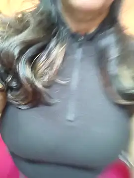 Snapshot of CUTE_SOPHIA- chatting on January 30, 2025, 5:19 am CUTE SOPHIA- online show from January 30, 2025, 5:19 am