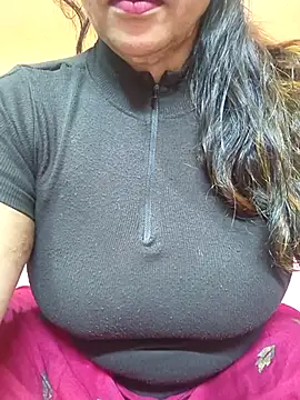 Snapshot of CUTE_SOPHIA- chatting on February 8, 2025, 10:08 pm CUTE SOPHIA- online show from February 8, 2025, 10:08 pm