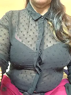 Snapshot of CUTE_SOPHIA- chatting on February 22, 2025, 7:36 pm CUTE SOPHIA- online show from February 22, 2025, 7:36 pm