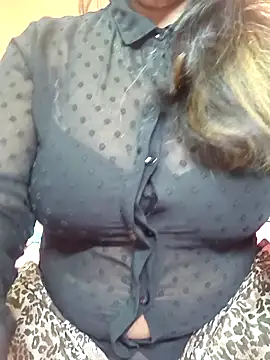 Snapshot of CUTE_SOPHIA- chatting on March 8, 2025, 6:37 pm CUTE SOPHIA- online show from March 8, 2025, 6:37 pm