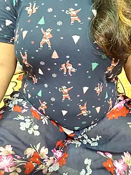 Snapshot of CUTE_SOPHIA- chatting on September 30, 2025, 11:43 pm CUTE SOPHIA- online show from September 30, 2025, 11:43 pm