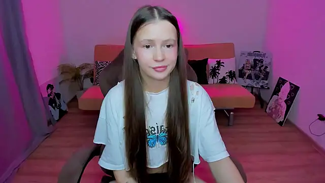 HelloRoxy online show from October 5, 2025, 7:01 pm