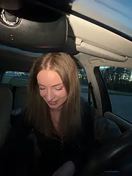 Snapshot of EvieEvans chatting on March 1, 2026, 5:37 pm EvieEvans online show from March 1, 2026, 5:37 pm