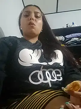 stefanie010 online show from December 28, 2024, 11:05 pm