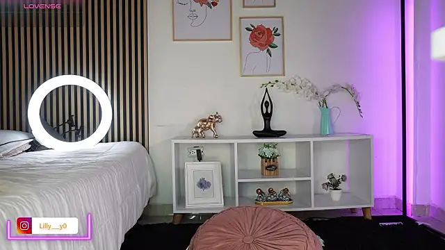 LillyDolls23 online show from February 8, 2026, 1:03 pm