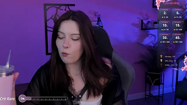 Snapshot of CoralineKeyns chatting on December 12, 2024, 11:18 am CoralineKeyns online show from December 12, 2024, 11:18 am