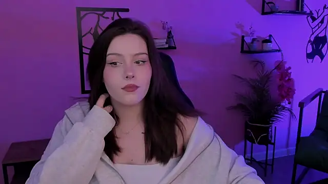 Snapshot of CoralineKeyns chatting on December 17, 2024, 8:34 am CoralineKeyns online show from December 17, 2024, 8:34 am