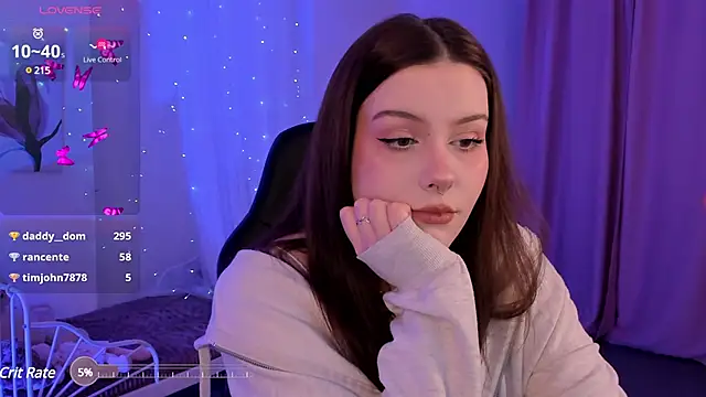 Snapshot of CoralineKeyns chatting on January 17, 2025, 8:13 am CoralineKeyns online show from January 17, 2025, 8:13 am