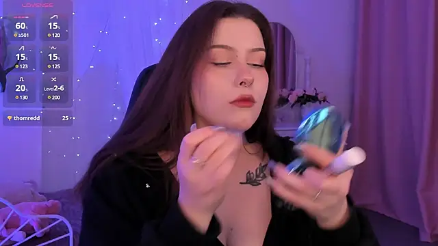 Snapshot of CoralineKeyns chatting on February 7, 2025, 8:55 am CoralineKeyns online show from February 7, 2025, 8:55 am